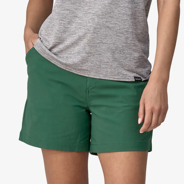 Patagonia Women&apos;s Quandary Hiking Shorts - 5" Inseam in Conifer Green